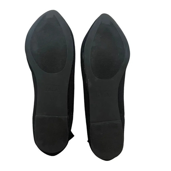 MIA Kerri Point-Toe Flats
Flyknit Black SZ 8.5 - Picture 9 of 9